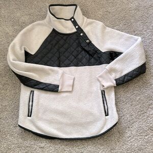 NWOT Abercrombie & Fitch Pullover